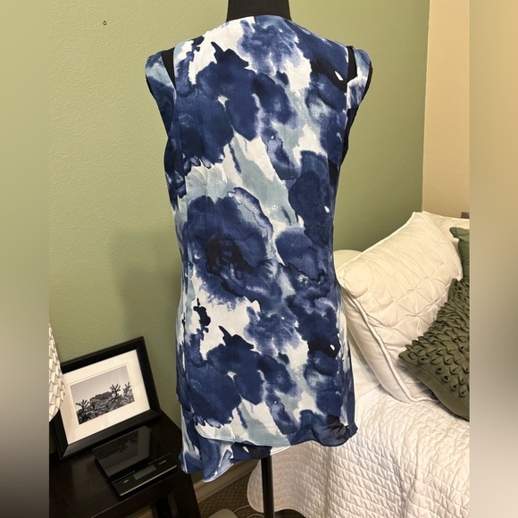 Soft Surroundings Medium Watercolor Blue White Tulip hem tank top shirt tunic - Picture 10 of 15